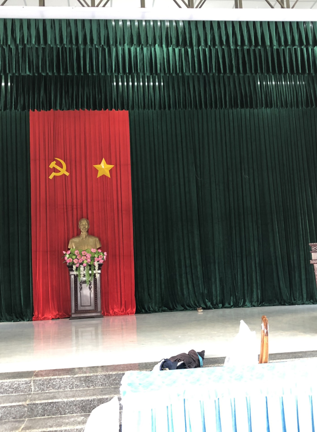 CÔNG TY TNHH MỘT THÀNH VIÊN SẢN XUẤT VÀ TRANG TRÍ NỘI THẤT MINH NGUYỆT